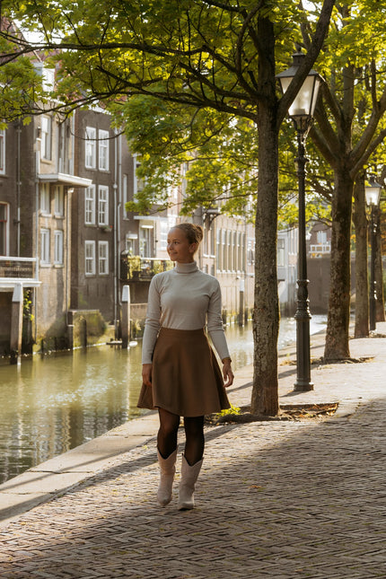 Bruin klokkend bouclé rokje