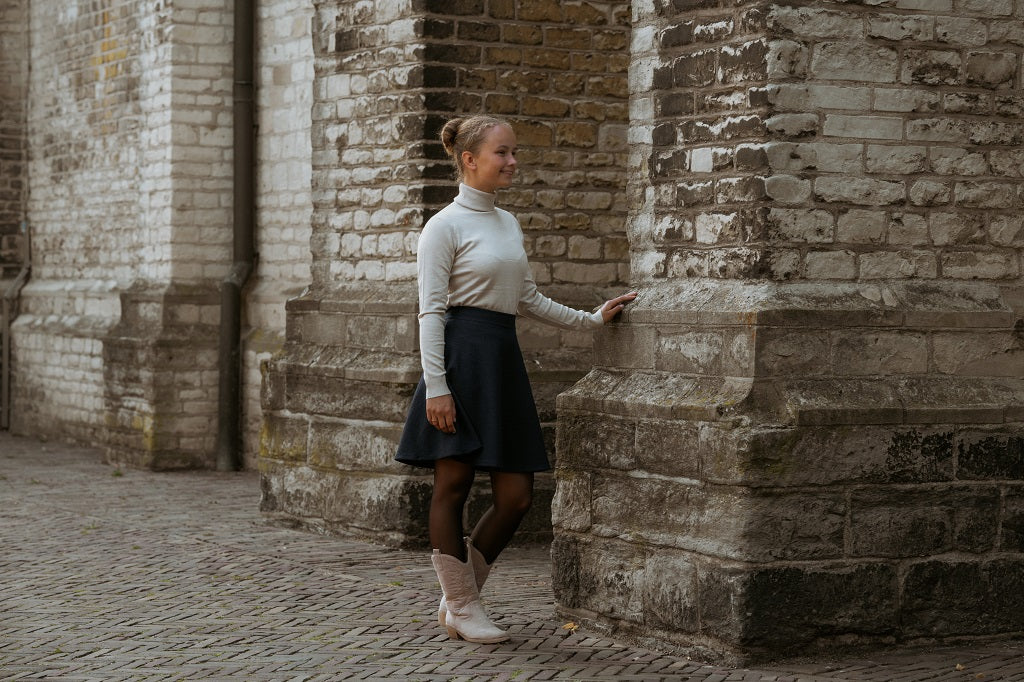 Donkerblauw klokkend bouclé rokje