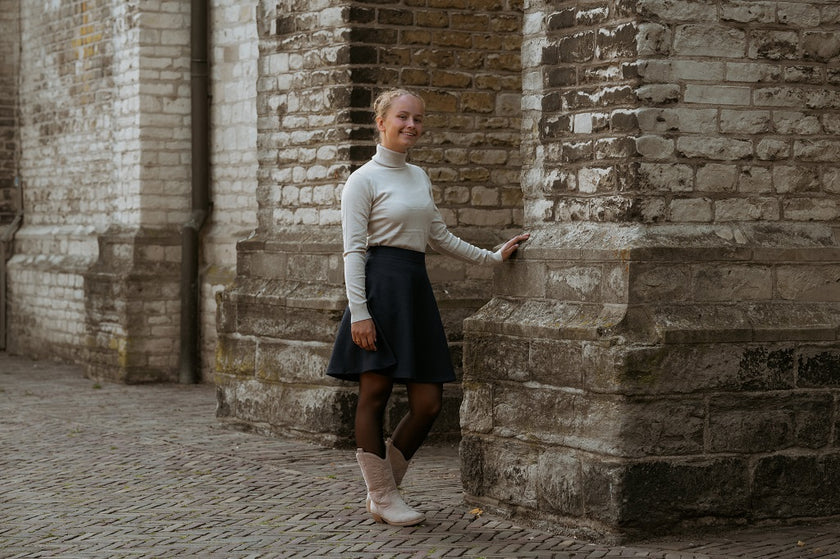 Donkerblauw klokkend bouclé rokje