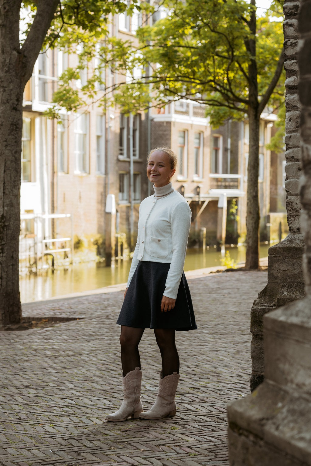 Donkerblauw klokkend bouclé rokje
