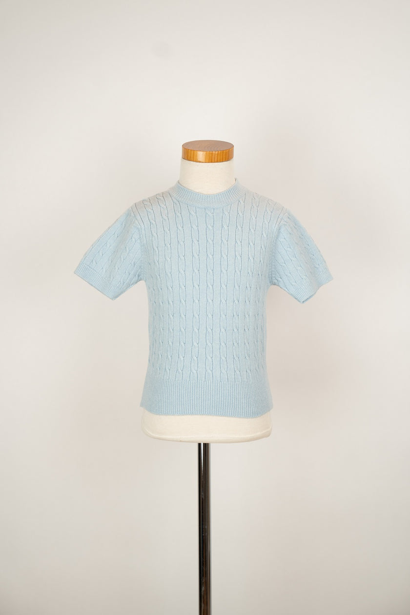 Lichtblauw kabeltruitje