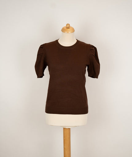 Donkerbruin truitje met pofmouwtje