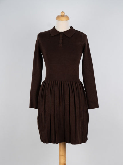 Donkerbruin gebreid jurkje