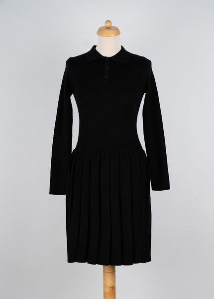 Zwart gebreid jurkje