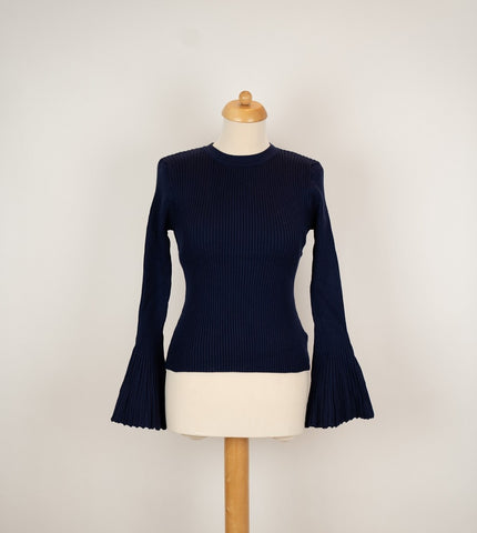 Donkerblauw truitje met klokkende mouw