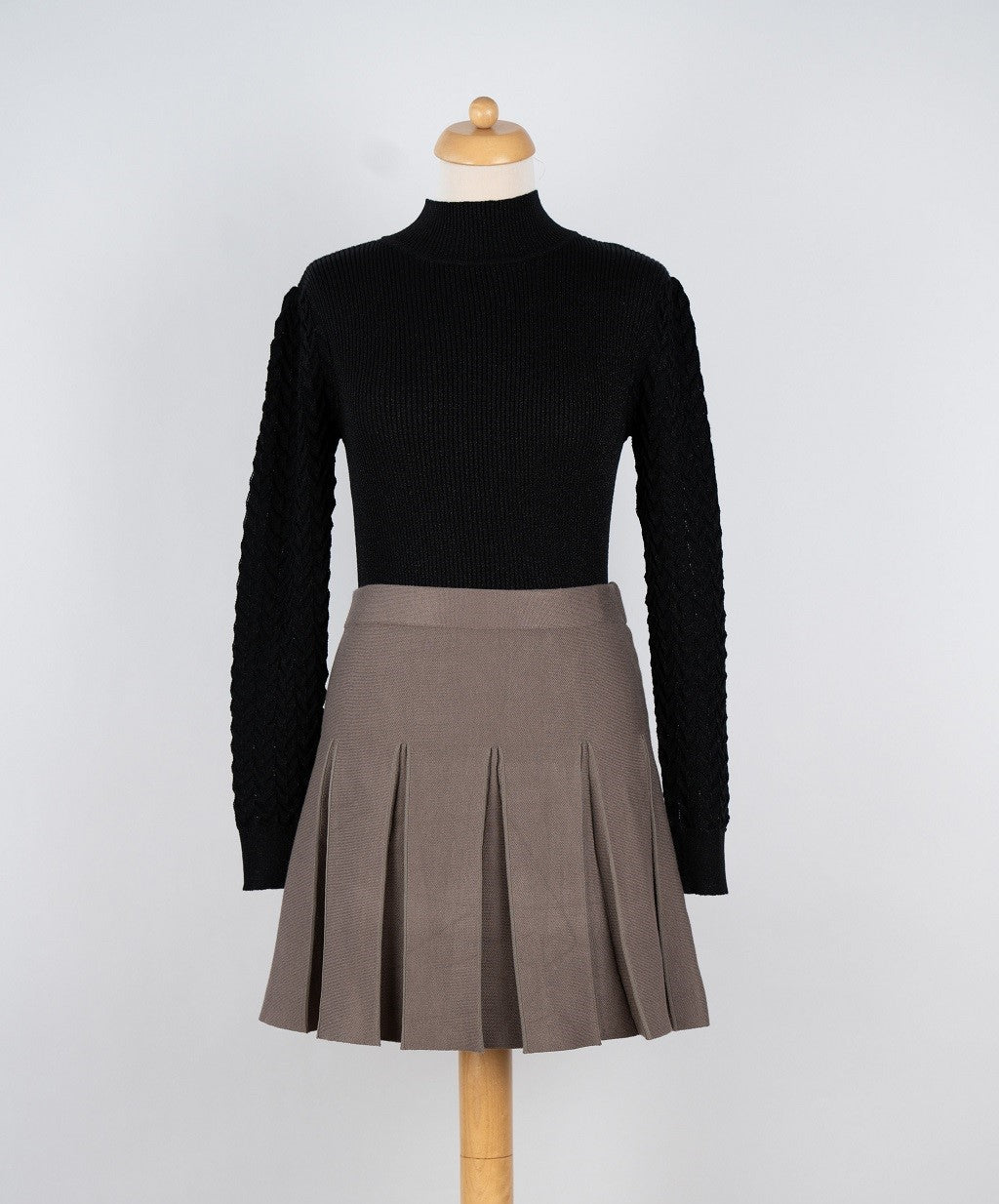 Bruin gebreid plooirokje