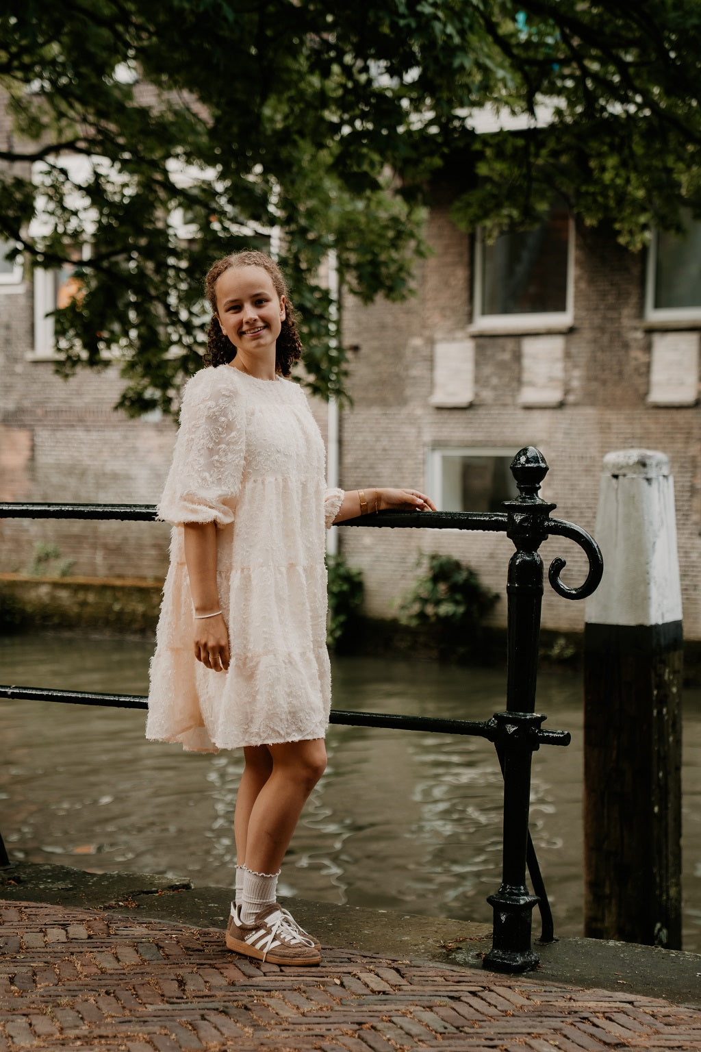 Lichtbeige jurkje  met 3/4 mouw