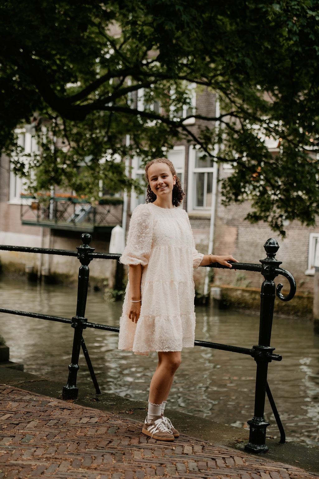 Lichtbeige jurkje  met 3/4 mouw