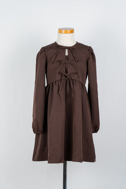 Bruin jurkje met strikjes