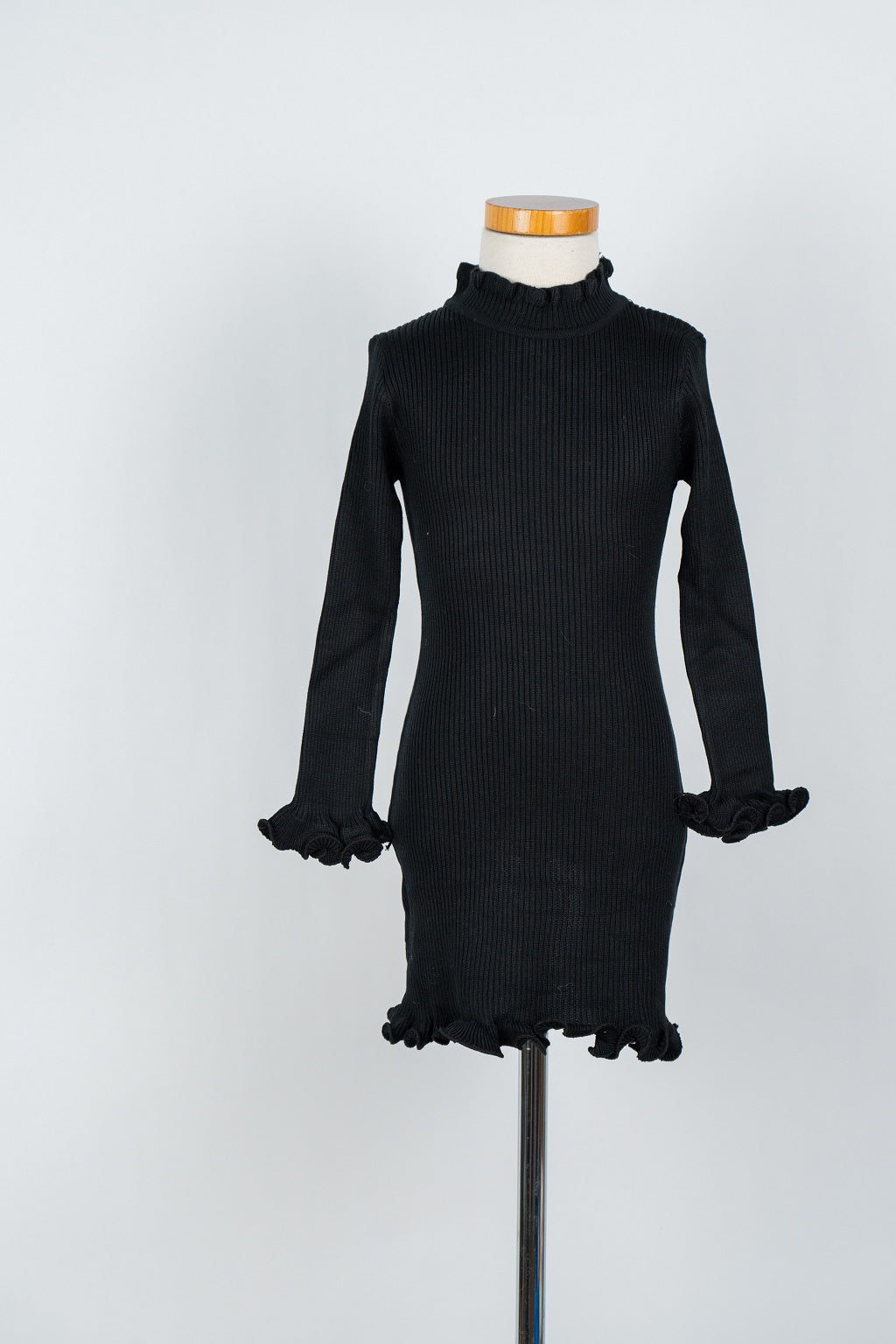 Zwart gebreid jurkje