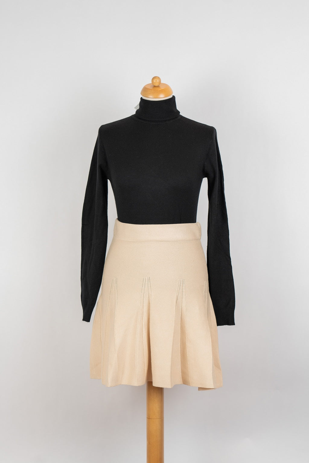 Zandkleur gebreid plooirokje