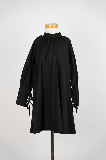 Zwart jurkje met mooie manchetten