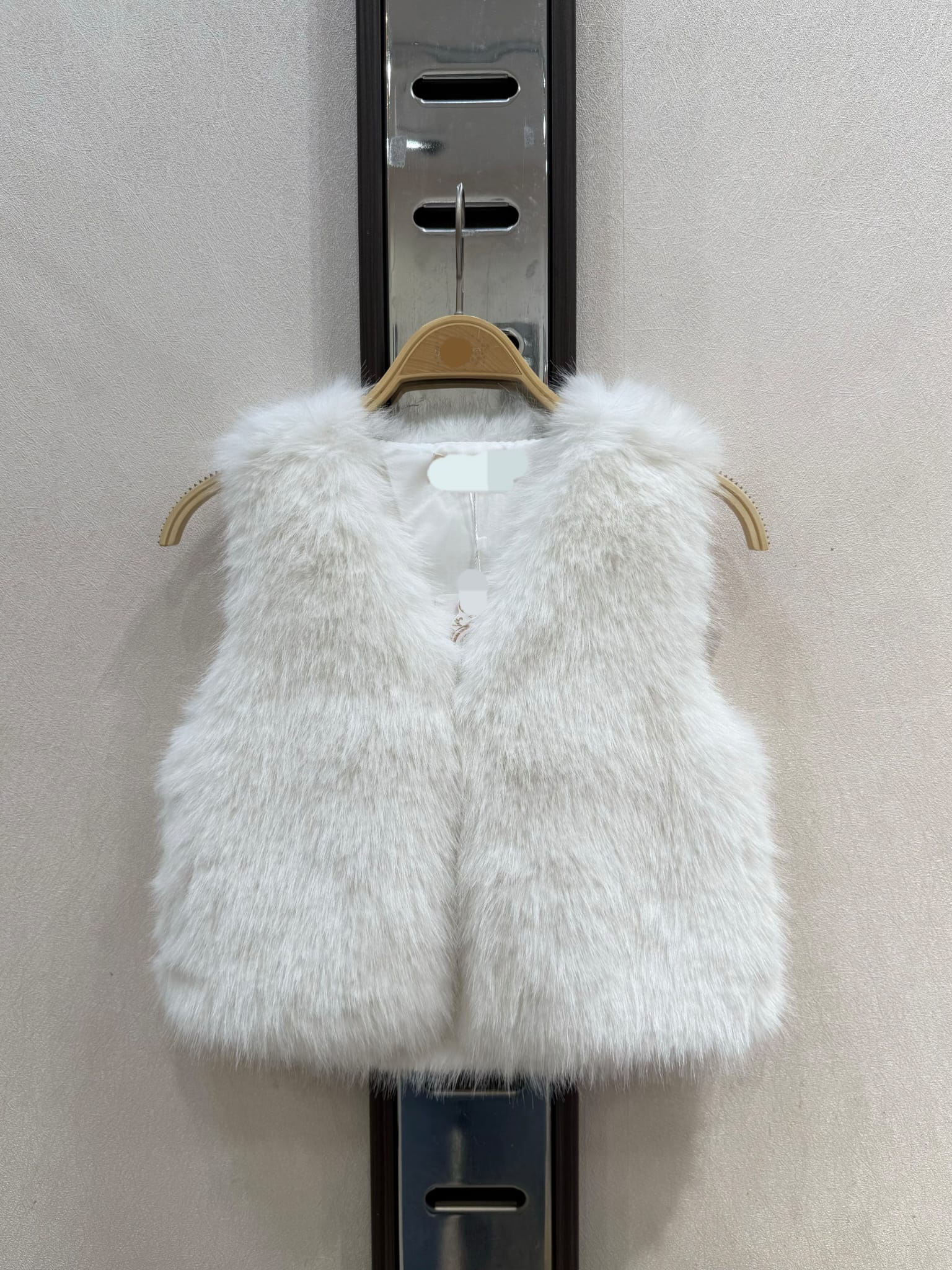Offwhite bont gilet