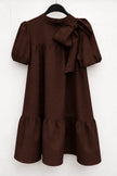 Donkerbruine jurk met strik, korte mouw
