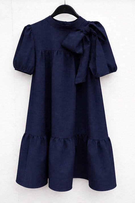 Donkerblauwe jurk met strik, korte mouw