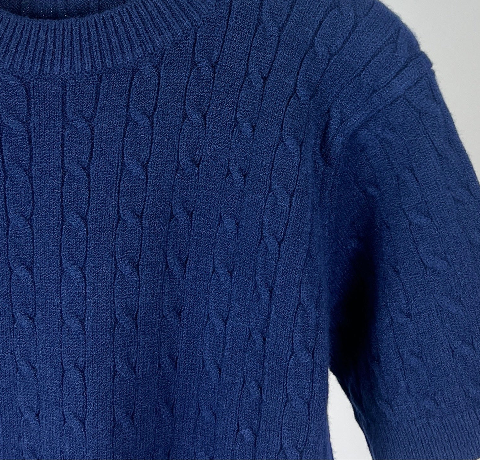 Donkerblauw kabeltruitje