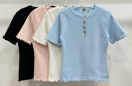 Offwhite truitje met knoopjes