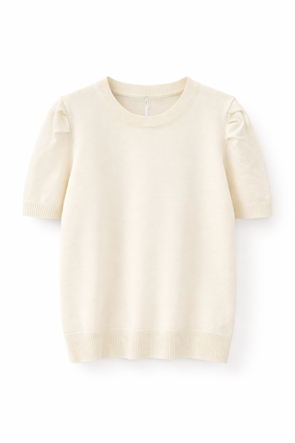 Offwhite truitje met pofmouwtje