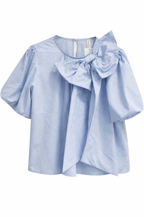 Lichtblauwe blouse met grote strik