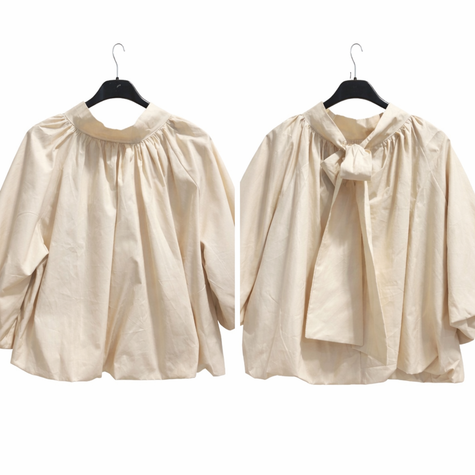 Zandkleur blouse/top met strik in de nek