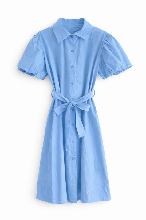 Lichtblauwe doorknoopjurk met ballonmouwtje