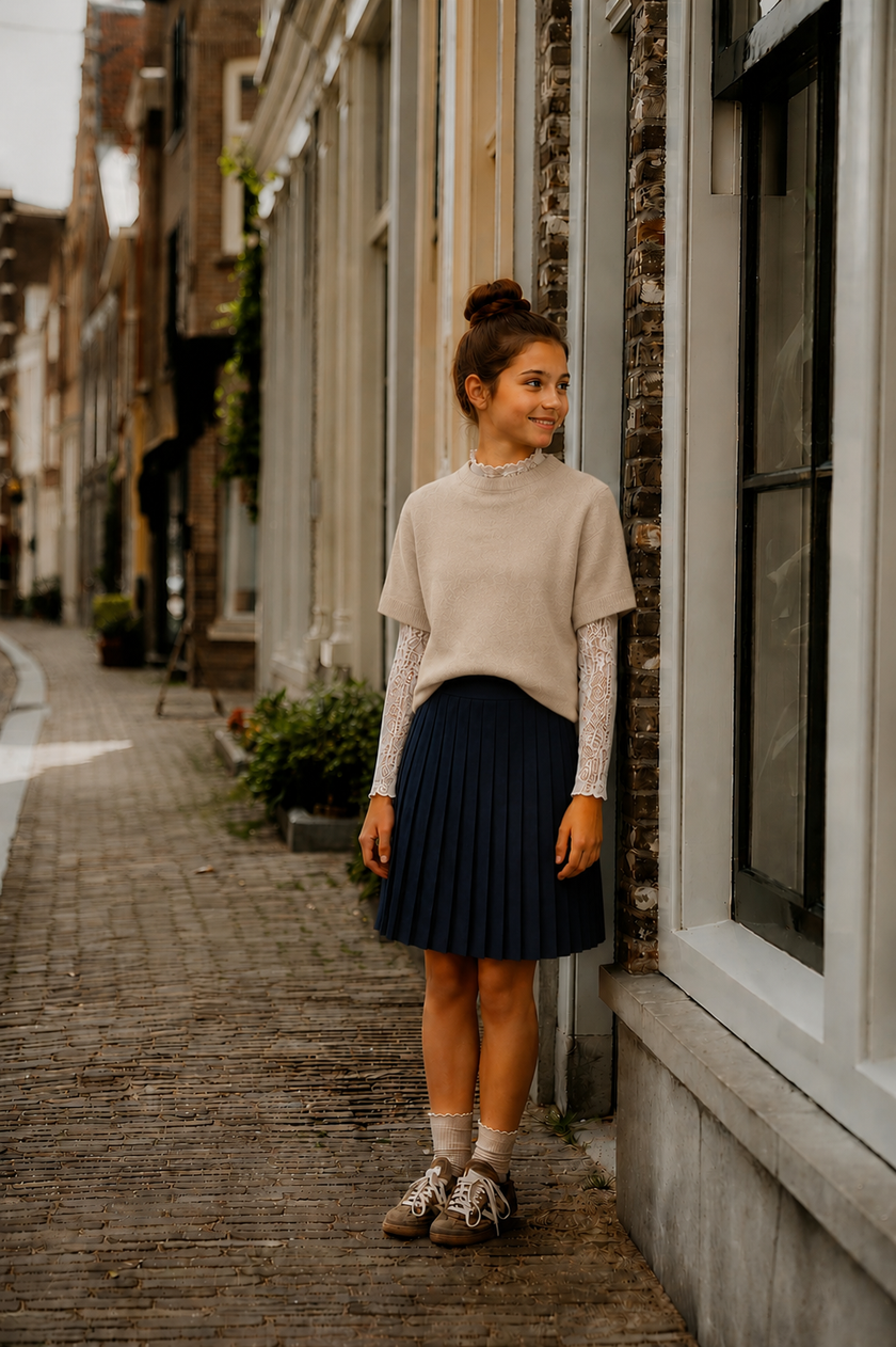 Donkerblauw plooirokje, langere lengte