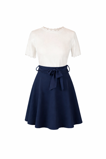 Donkerblauw rokje met strikceintuurtje
