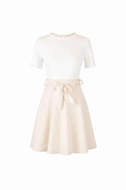 Beige rokje met strikceintuurtje
