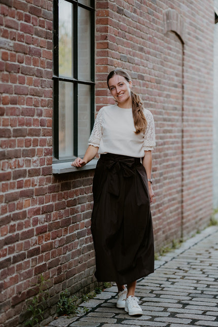 Zandkleur truitje met mooi mouwtje