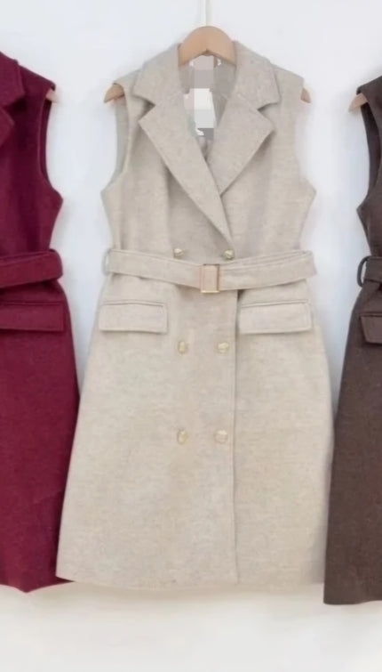 Zandkleur mouwloze blazerdress